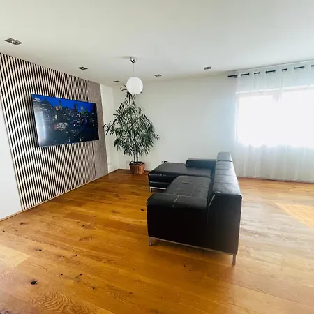 Neue Hochwertige 90m² * Pupping
