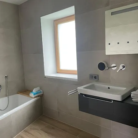 Neue Hochwertige 90m² Pupping