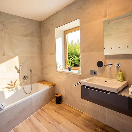 Neue Hochwertige 90m² Apartment *